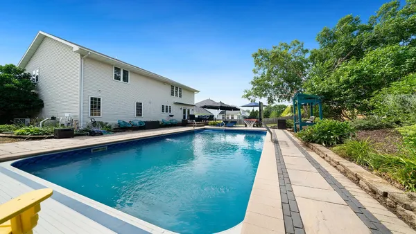 $340,000 | 1850 Indian Springs Court, Freeport, IL 61032