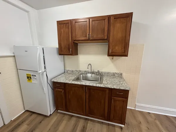 $1,250 | 2216 West Thome Avenue, Unit 3B, Chicago, IL 60659
