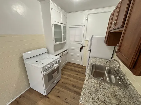 $1,250 | 2216 West Thome Avenue, Unit 3B, Chicago, IL 60659