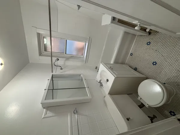 $1,250 | 2216 West Thome Avenue, Unit 3B, Chicago, IL 60659