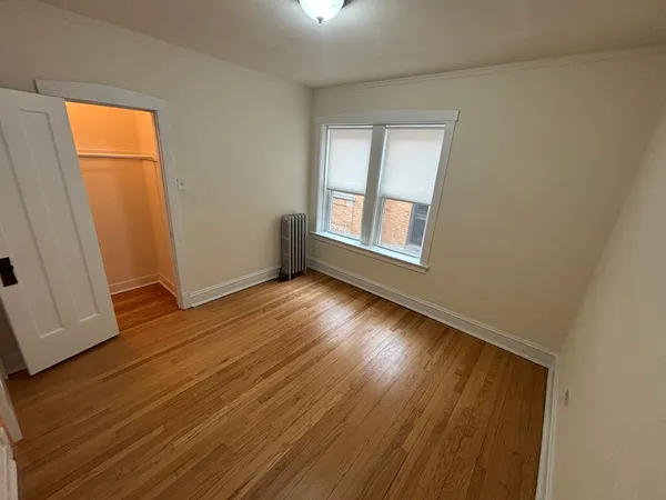 $1,250 | 2216 West Thome Avenue, Unit 3B, Chicago, IL 60659