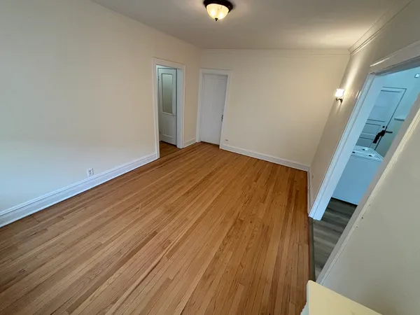 $1,250 | 2216 West Thome Avenue, Unit 3B, Chicago, IL 60659