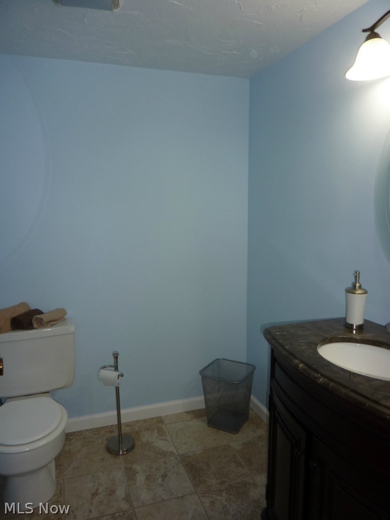 1938 Winchester Road Cleveland, OH 44124 - Photo 10 of 25