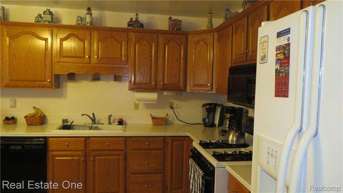 30550 Fort Road Rockwood, MI 48173 - Photo 22 of 31 IMG_9587.JPG