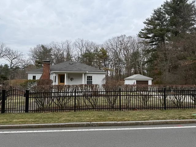 $4,200 | 396 Wellesley Avenue, Wellesley, MA 02481