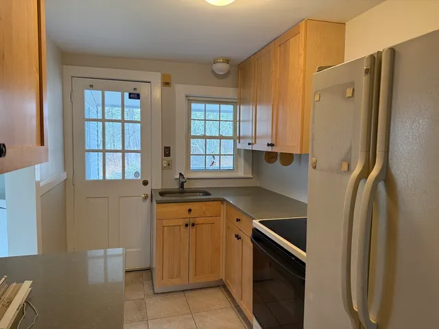 $4,200 | 396 Wellesley Avenue, Wellesley, MA 02481
