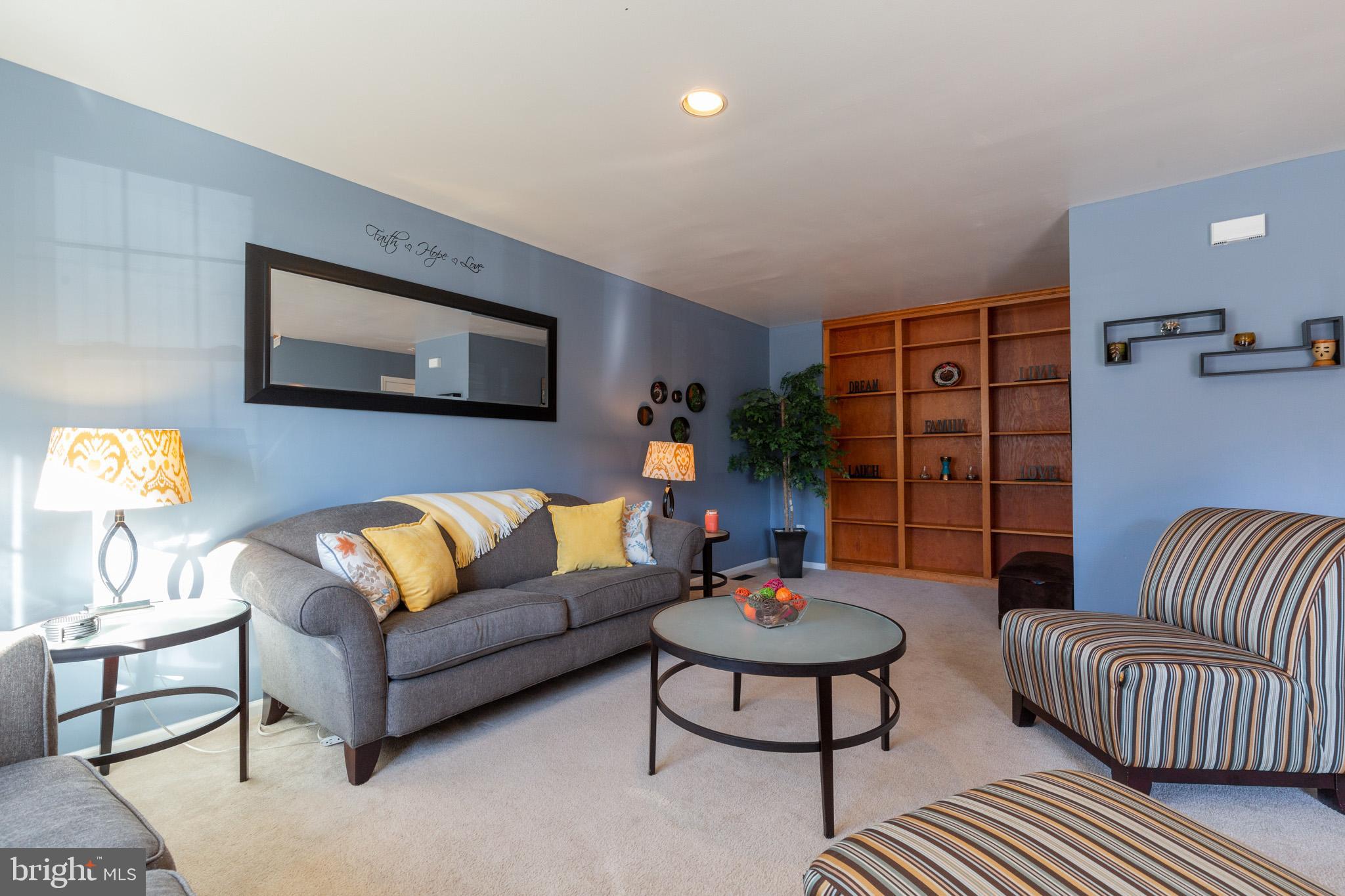 927 Craftsman Road Norristown, PA 19403 - Photo 4 of 26 Gallery Image 4