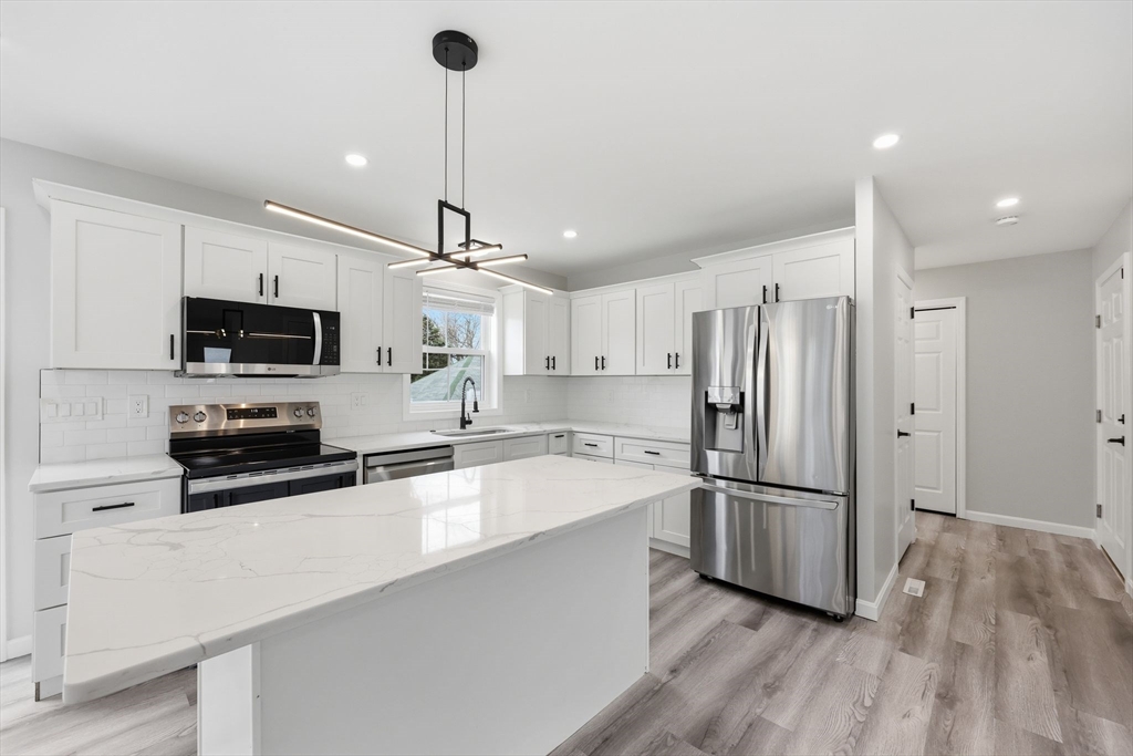 14 Crane Street Springfield, MA 01104 - Photo 11 of 41