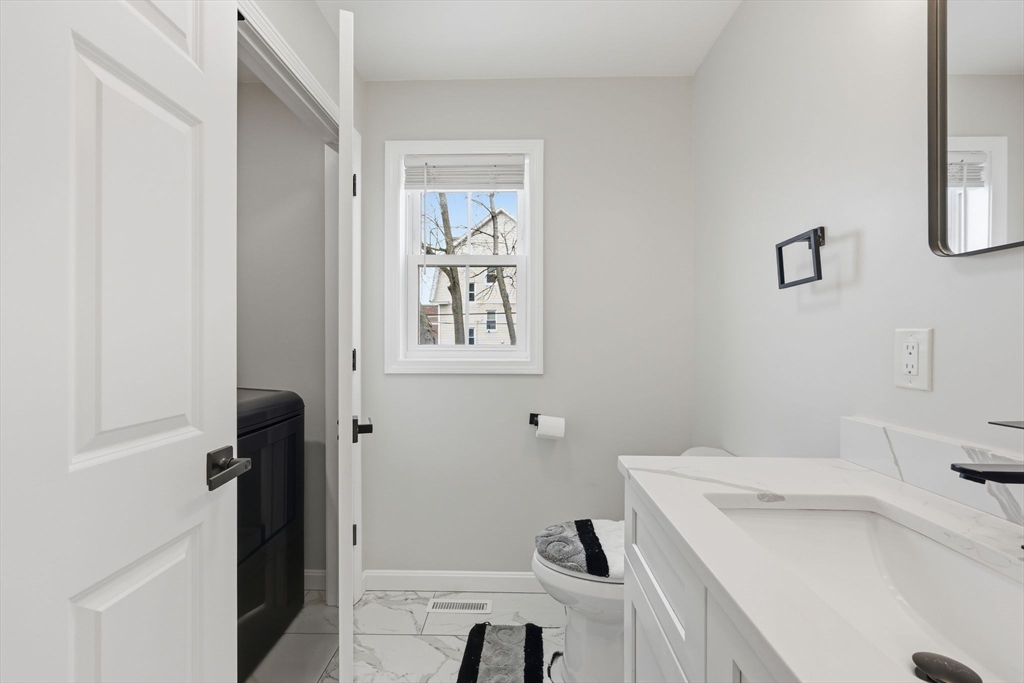 14 Crane Street Springfield, MA 01104 - Photo 17 of 41