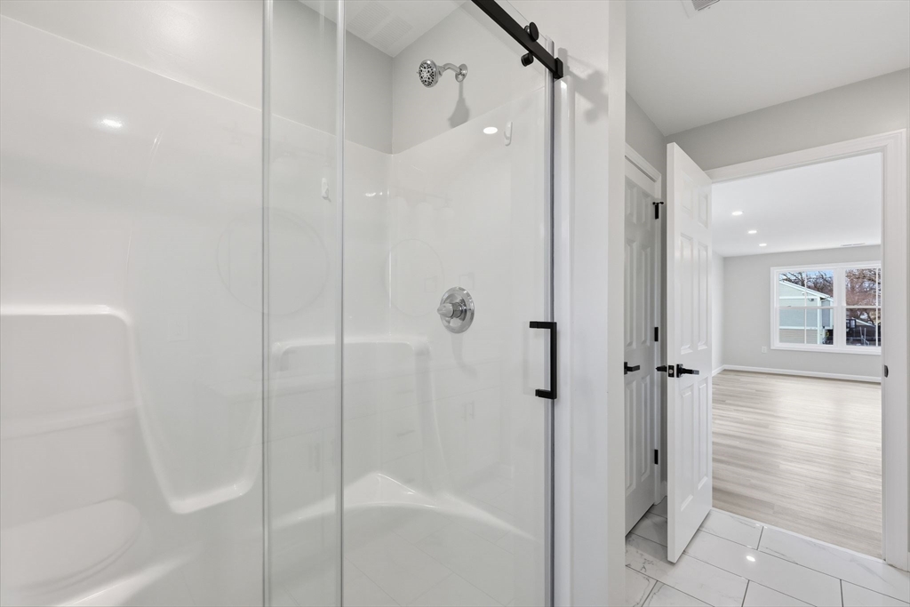 14 Crane Street Springfield, MA 01104 - Photo 24 of 41