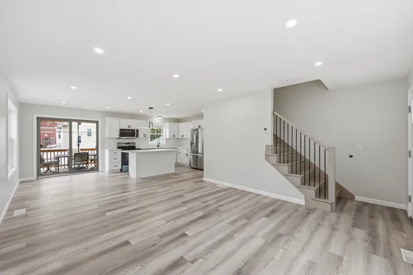 $499,000 | 14 Crane Street, Springfield, MA 01104