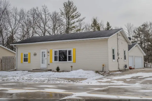 $239,900 | 406 East Main Street, Gillett, WI 54124