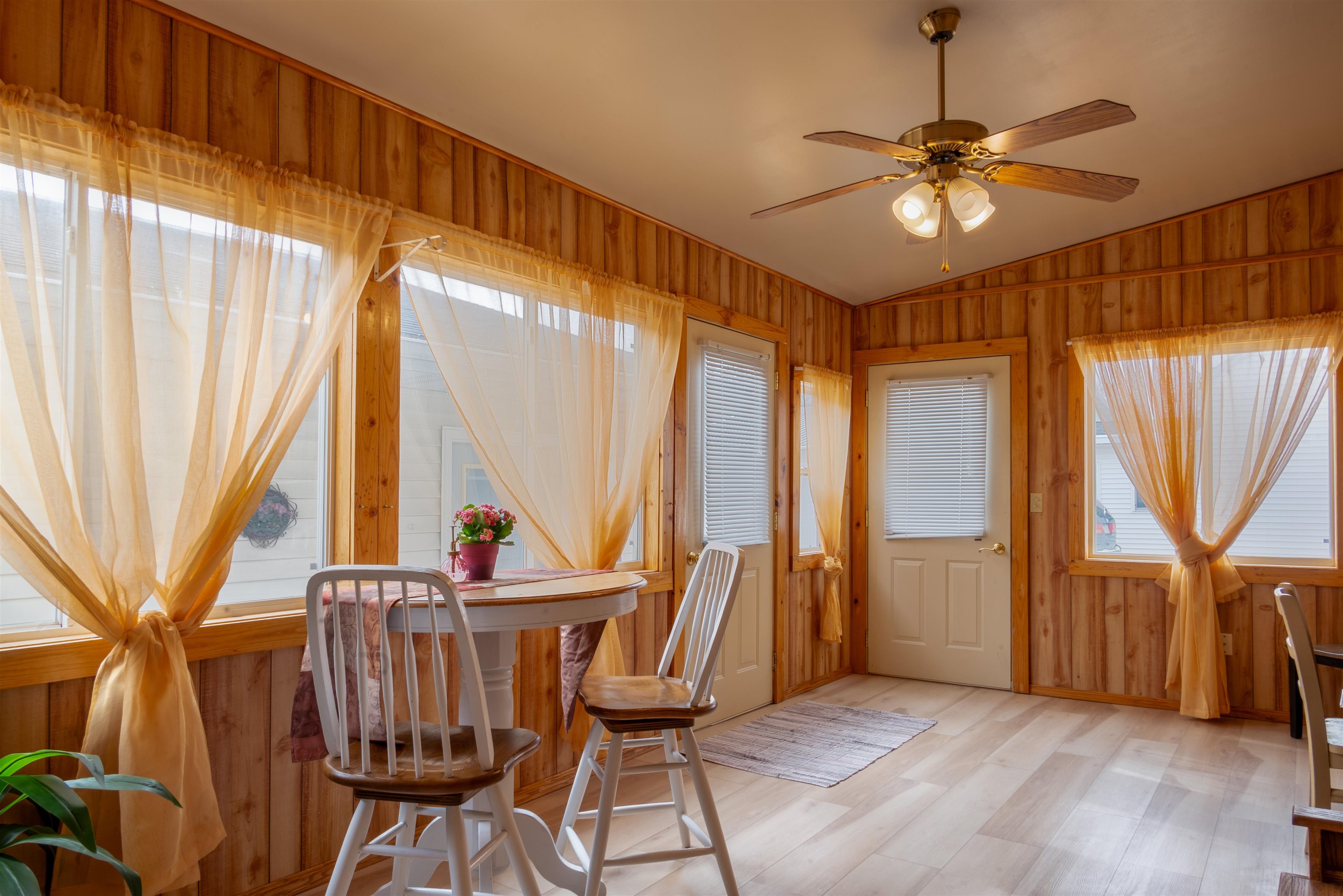 406 East Main Street Gillett, WI 54124 - Photo 11 of 21