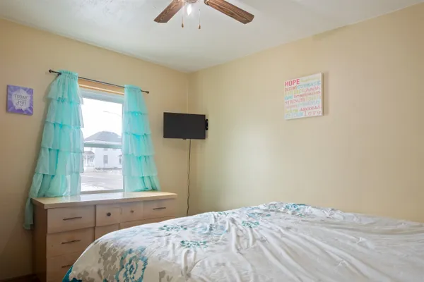 $239,900 | 406 East Main Street, Gillett, WI 54124