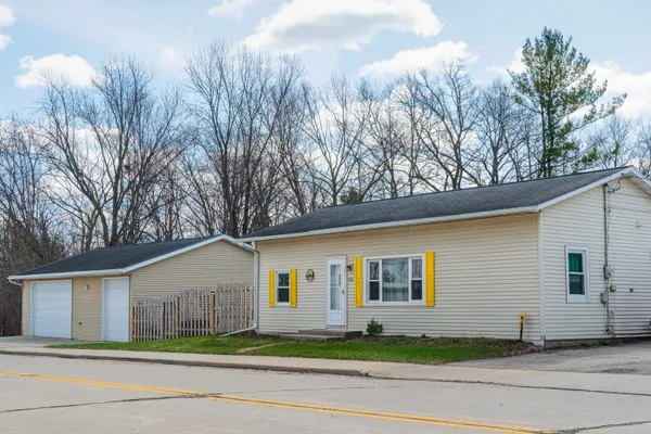 $229,900 | 406 East Main Street, Gillett, WI 54124