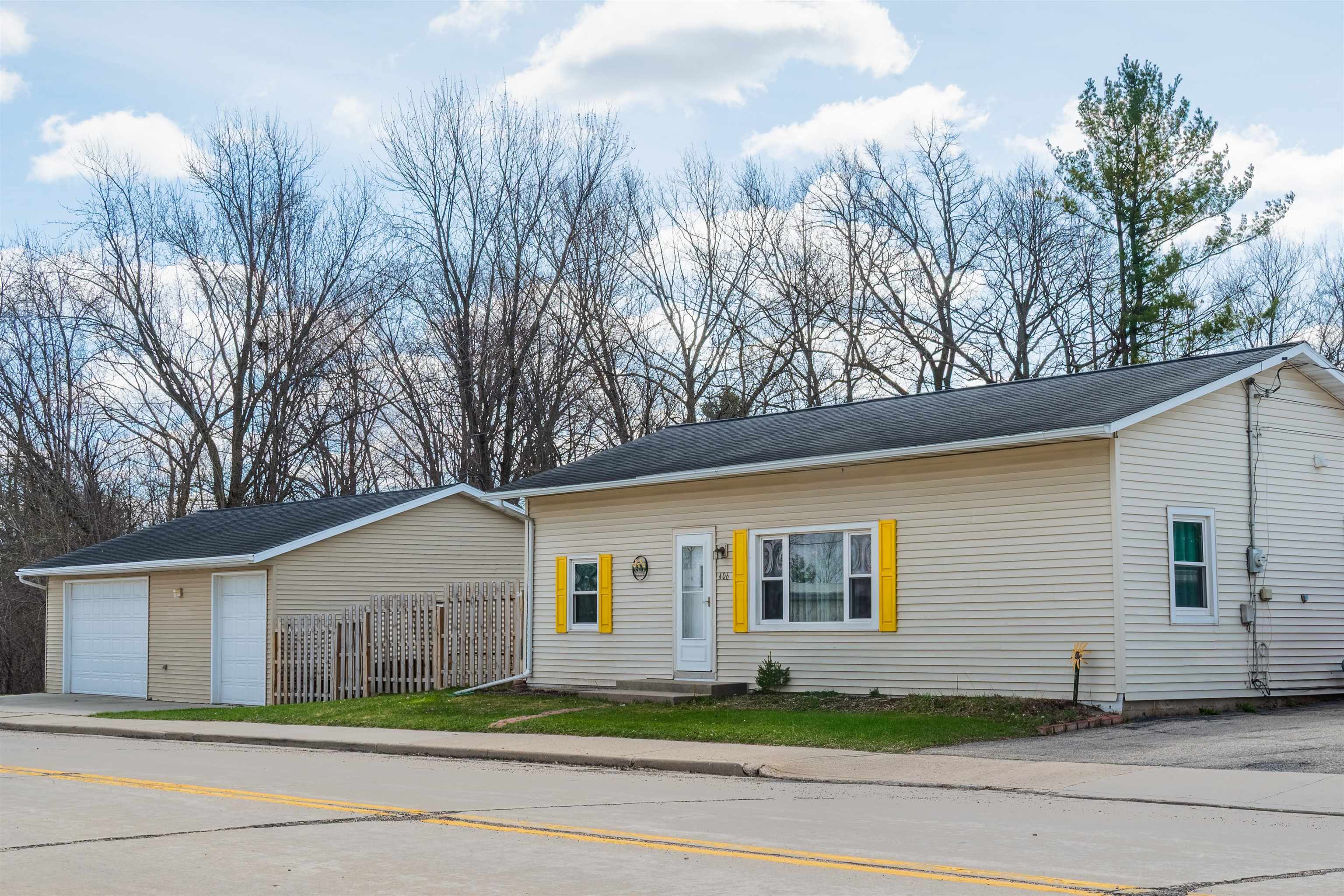 406 East Main Street Gillett, WI 54124 - Photo 2 of 21