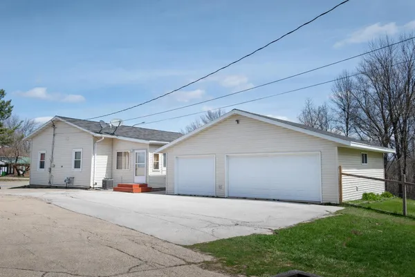 $229,900 | 406 East Main Street, Gillett, WI 54124