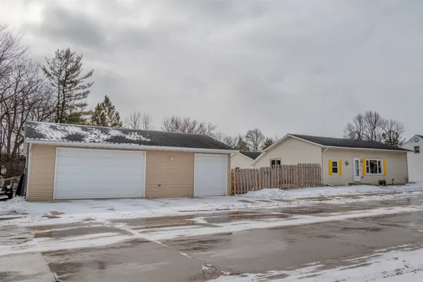 $239,900 | 406 East Main Street, Gillett, WI 54124