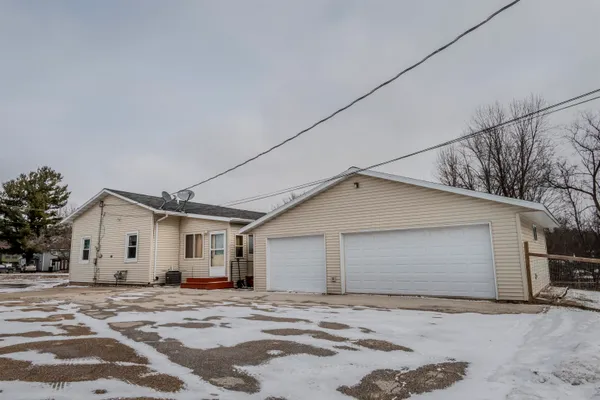 $239,900 | 406 East Main Street, Gillett, WI 54124
