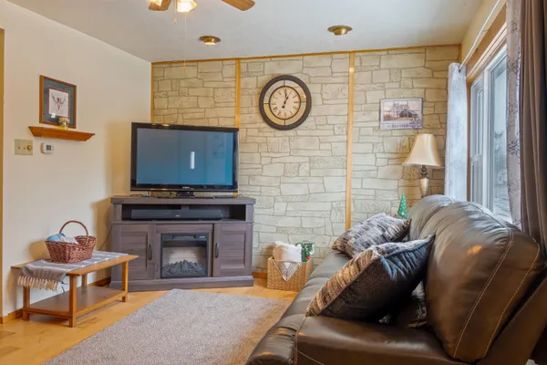$239,900 | 406 East Main Street, Gillett, WI 54124