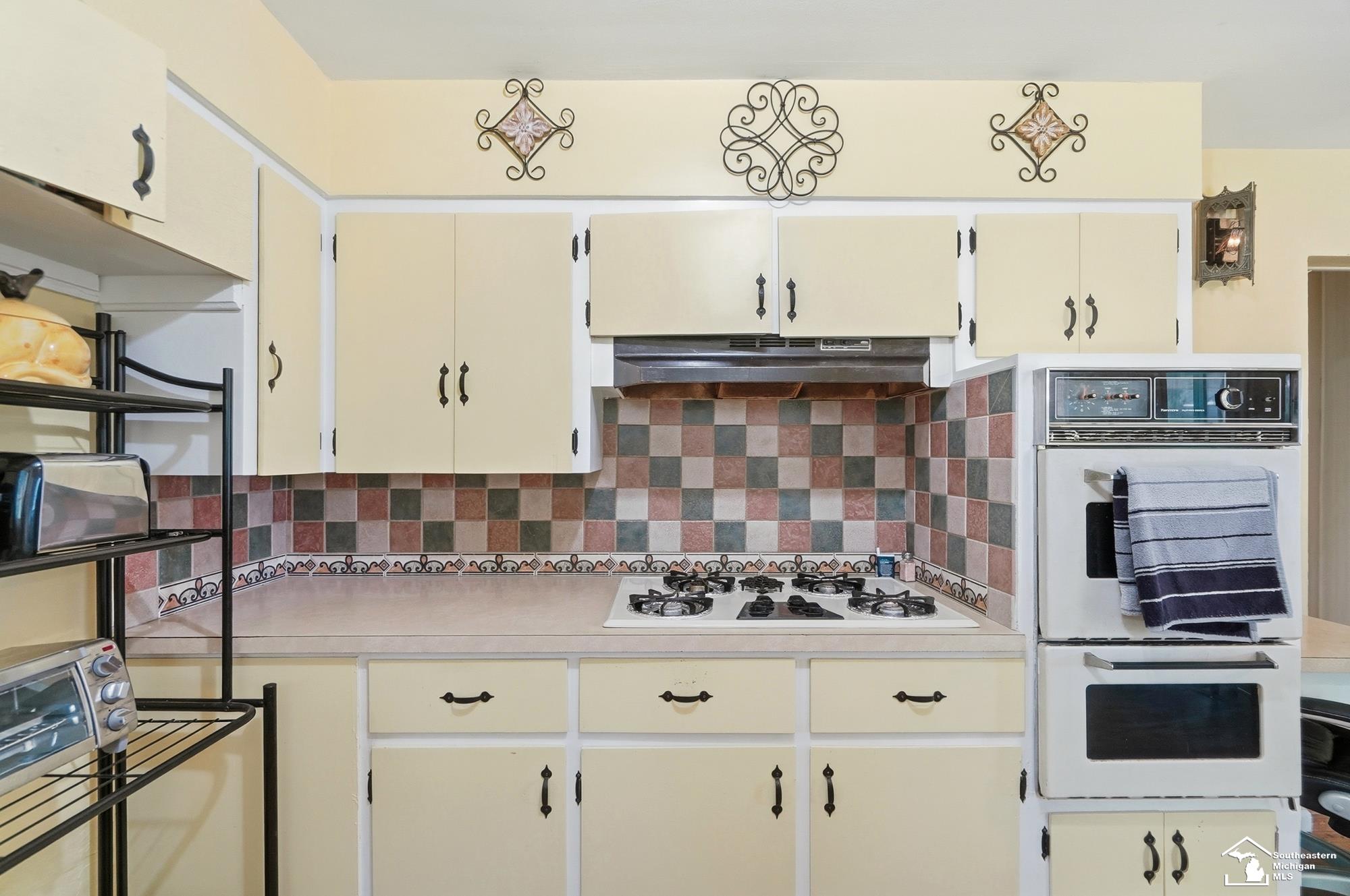 904 Custer Street Monroe, MI 48161 - Photo 21 of 42 50213237-09e0dd41-664c-41b8-b513-69c62d8e28bb.JPG