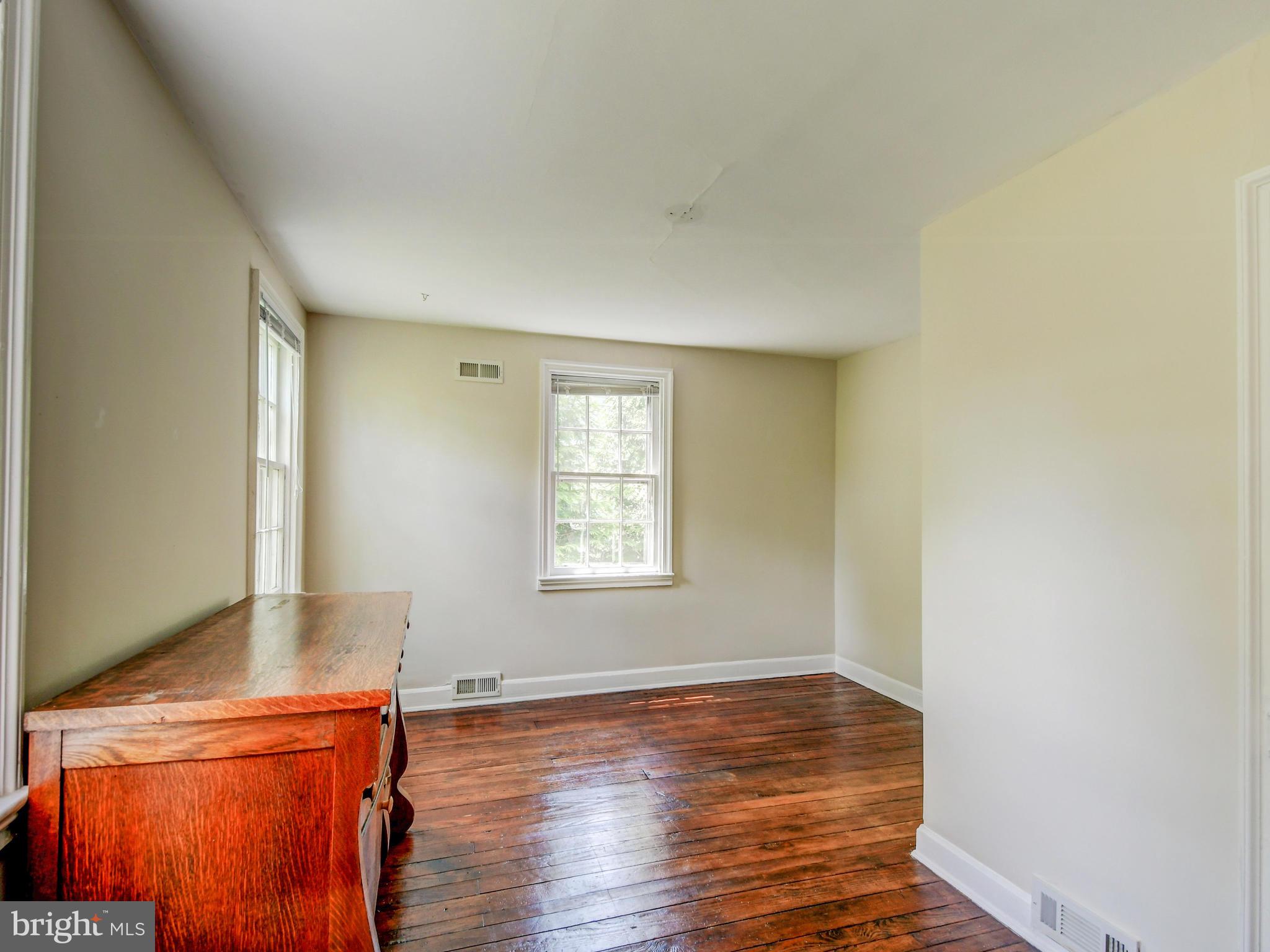 2330 Pickwick Road Baltimore, MD 21207 - Photo 14 of 37
