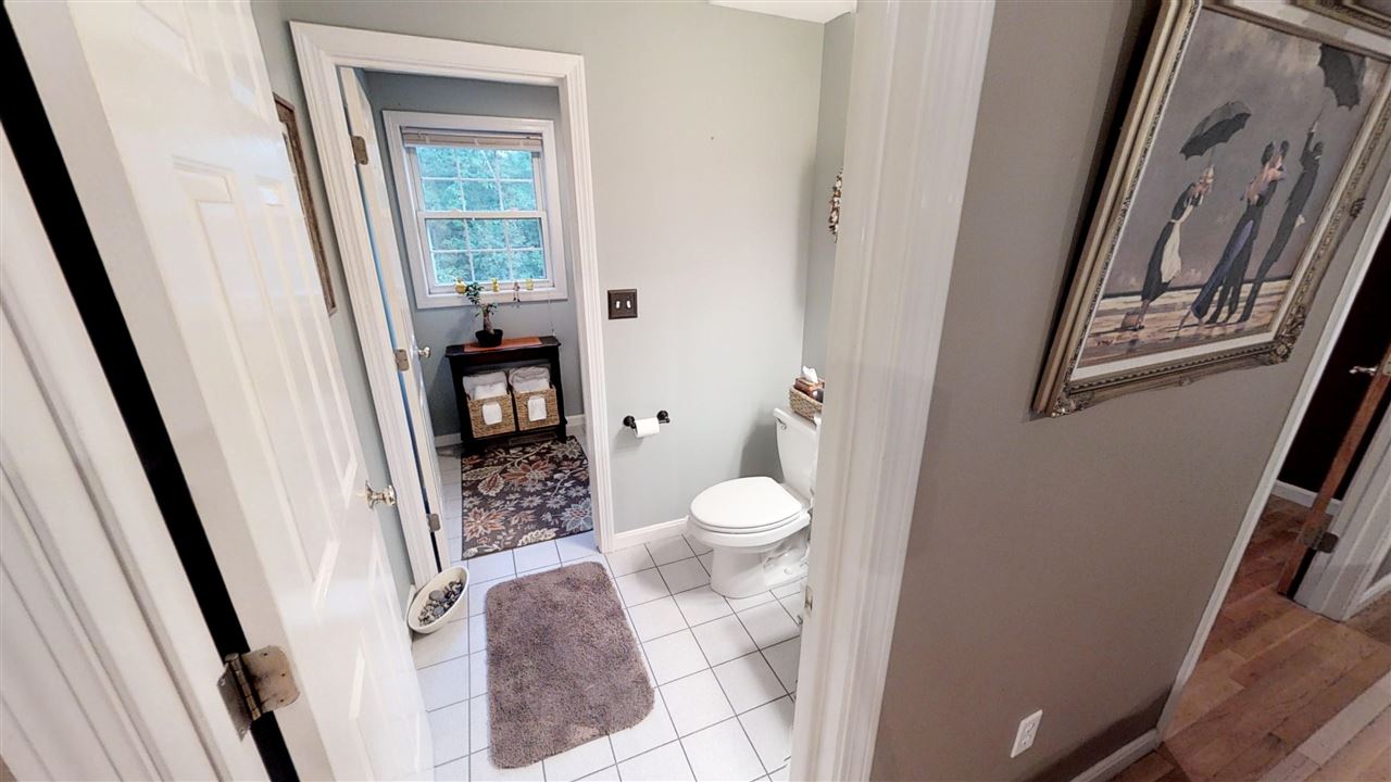 900 Mammoth Road Pelham, NH 03076 - Photo 8 of 31