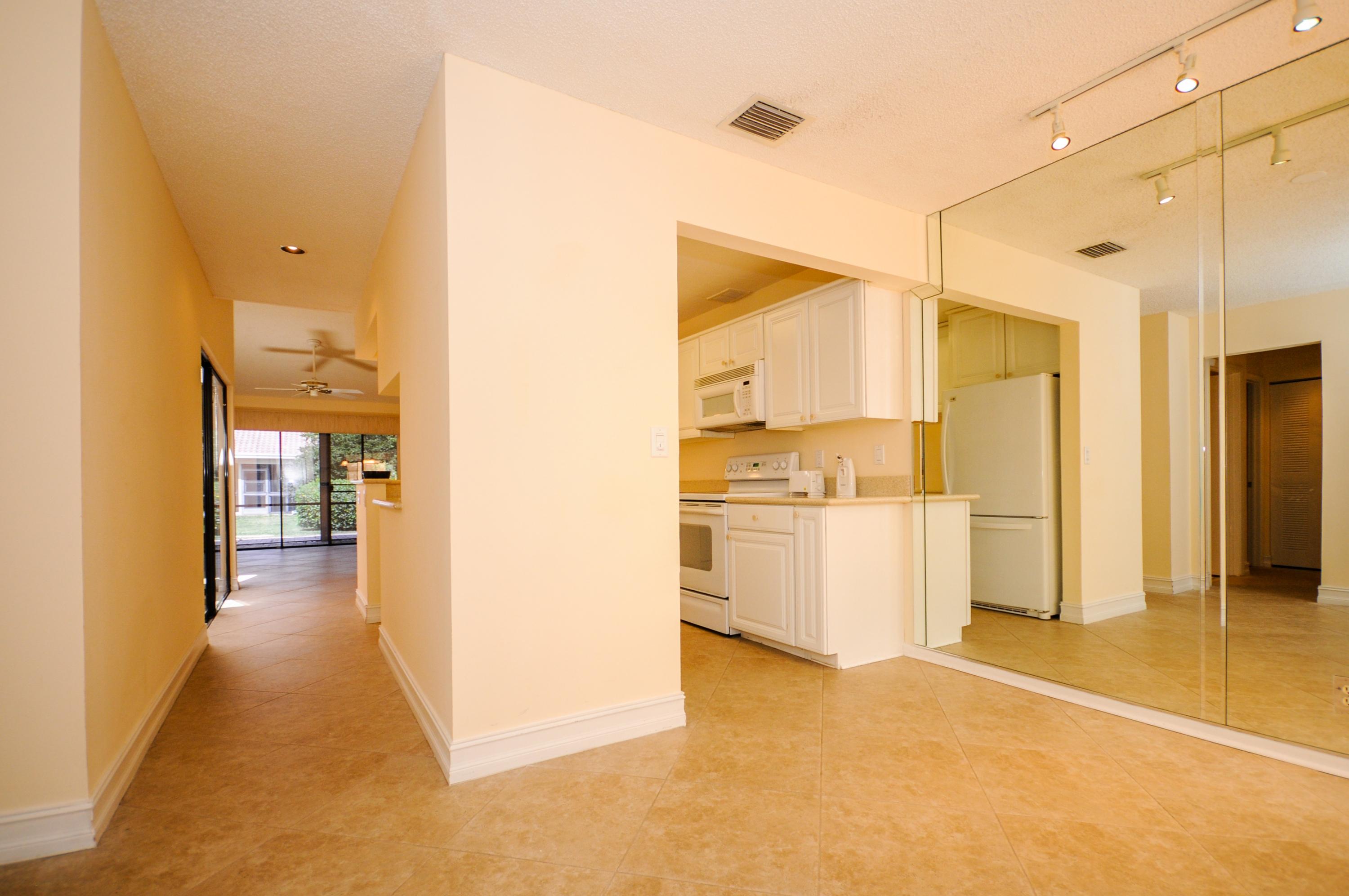 21619 Coronado Avenue Boca Raton, FL 33433 - Photo 2 of 19 Entry