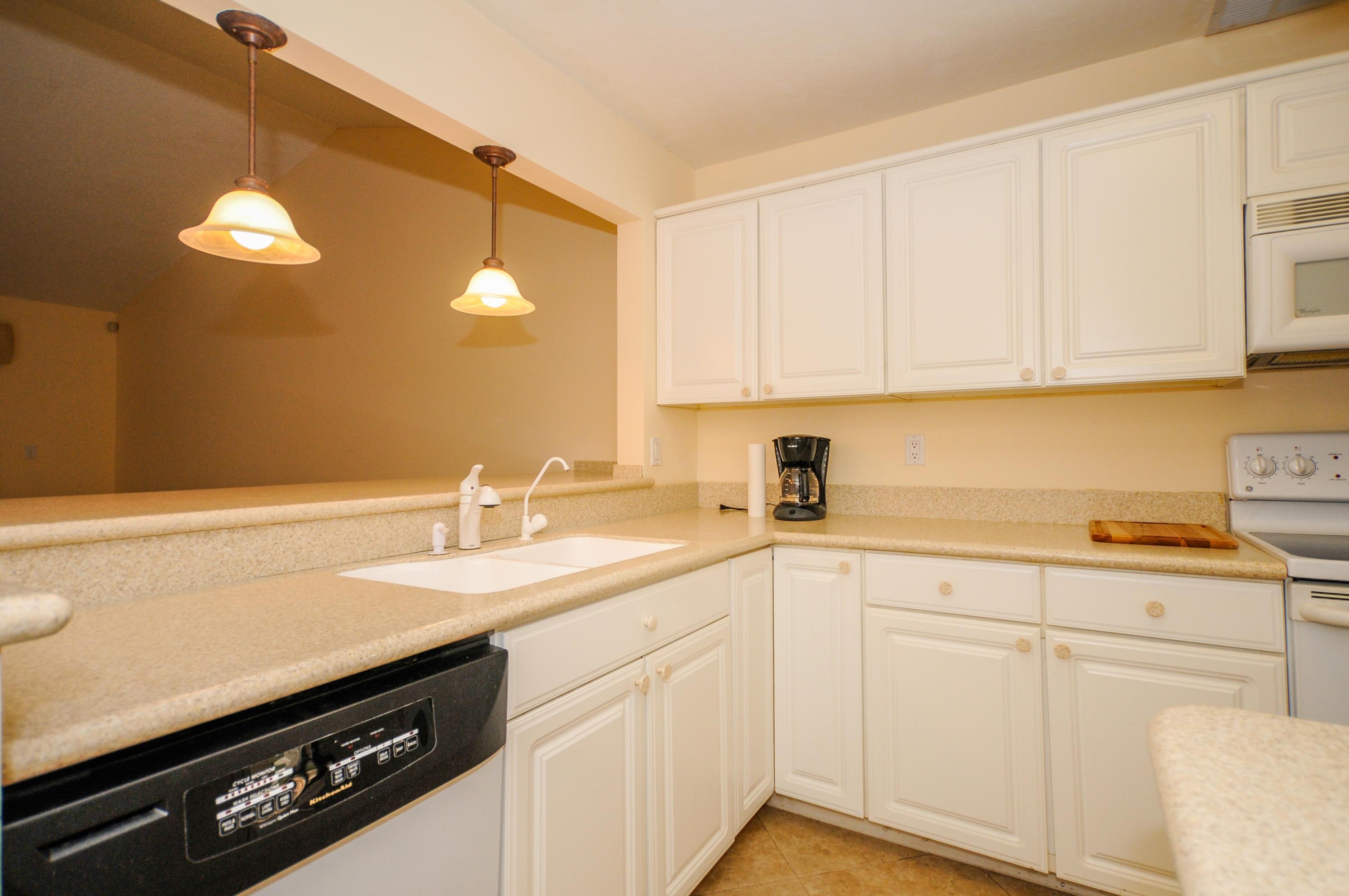 21619 Coronado Avenue Boca Raton, FL 33433 - Photo 7 of 19 Kitchen