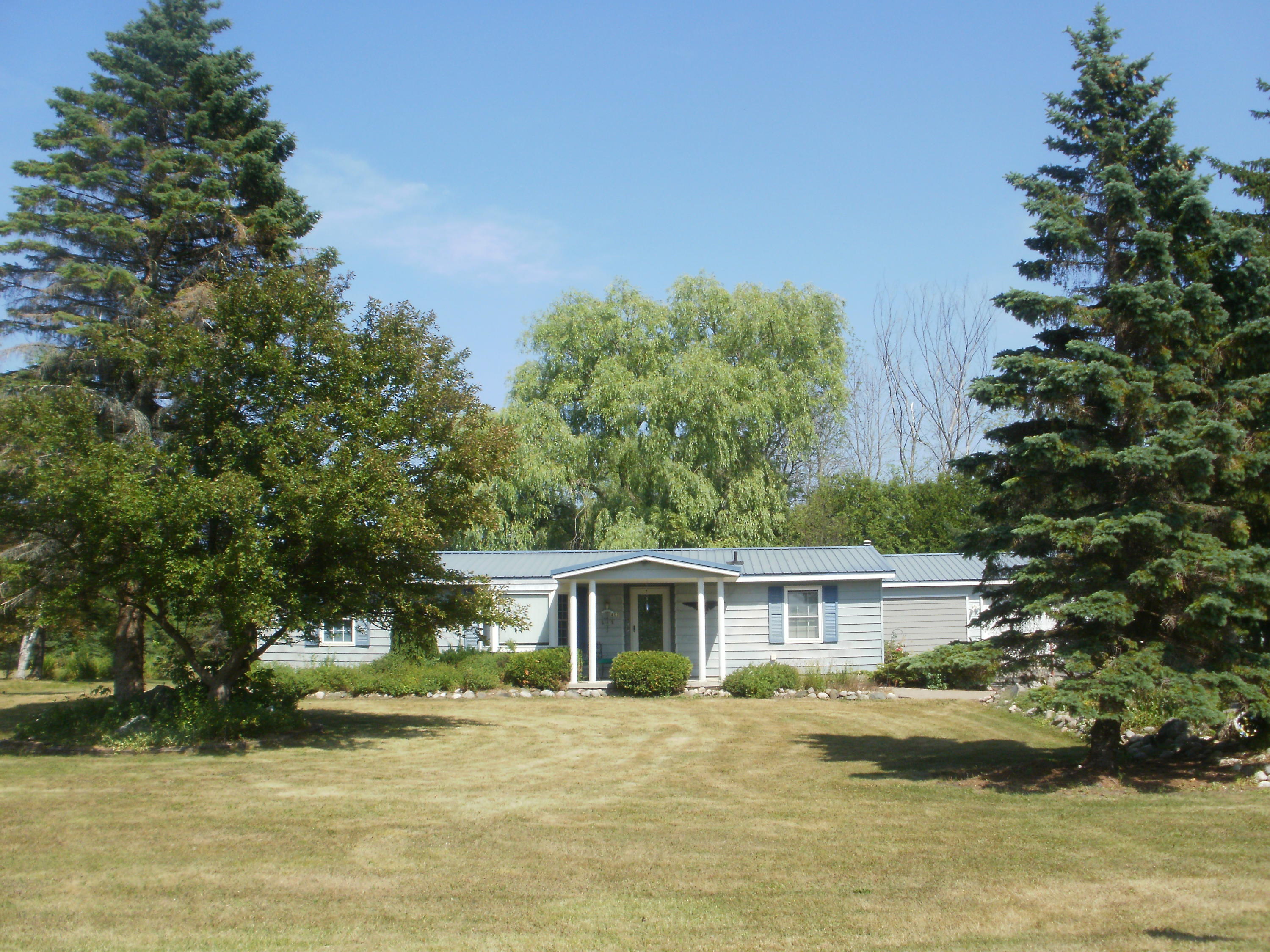 405 Palmyra Street Cheboygan, MI 49721 - Photo 2 of 73 Gallery Image 2