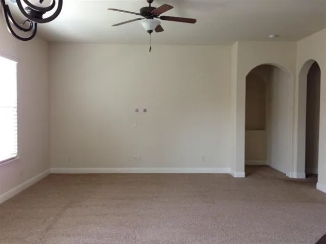 $2,695 | 11323 North Via Ventana Way, Fresno, CA 93730