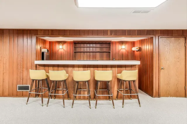 $949,000 | 3801 Madison Street, Oak Brook, IL 60523