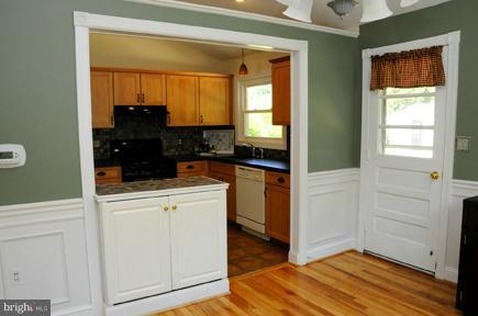 706 Pin Oak Road Severna Park, MD 21146 - Photo 1 of 28 Interior (General)