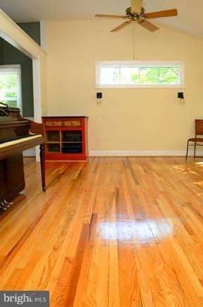 706 Pin Oak Road Severna Park, MD 21146 - Photo 12 of 28 Living Room