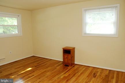 706 Pin Oak Road Severna Park, MD 21146 - Photo 19 of 28 Living Room