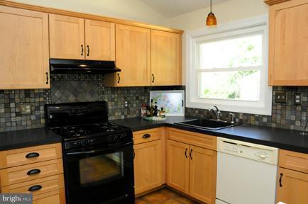 706 Pin Oak Road Severna Park, MD 21146 - Photo 26 of 28 Kitchen