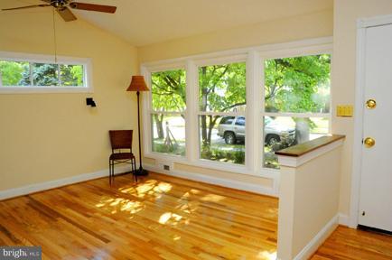706 Pin Oak Road Severna Park, MD 21146 - Photo 10 of 28 Living Room