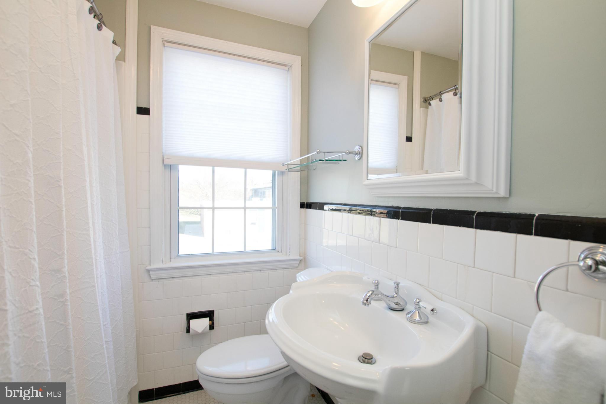 8237 Pleasant Plains Road Towson, MD 21286 - Photo 16 of 30 Full bath