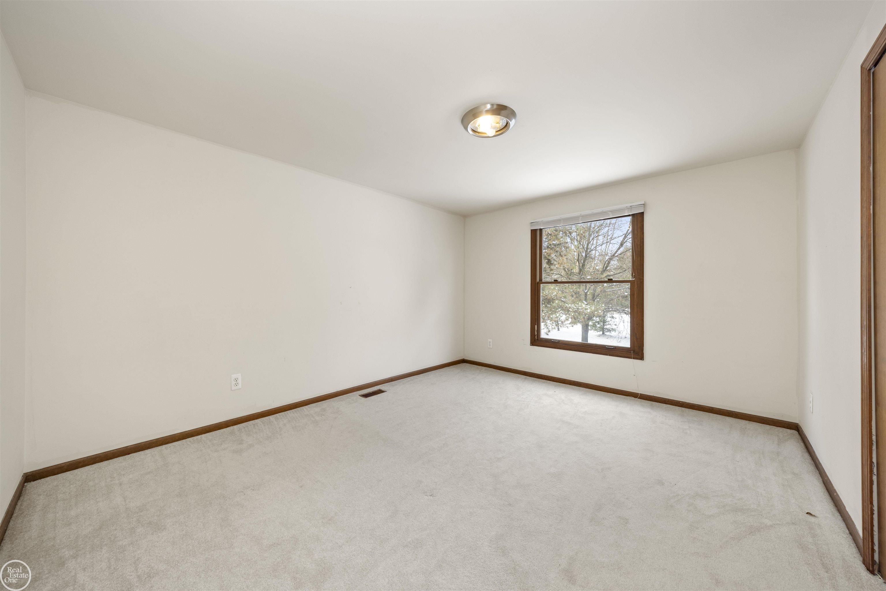 441 Silvervale Drive Rochester Hills, MI 48309 - Photo 45 of 65