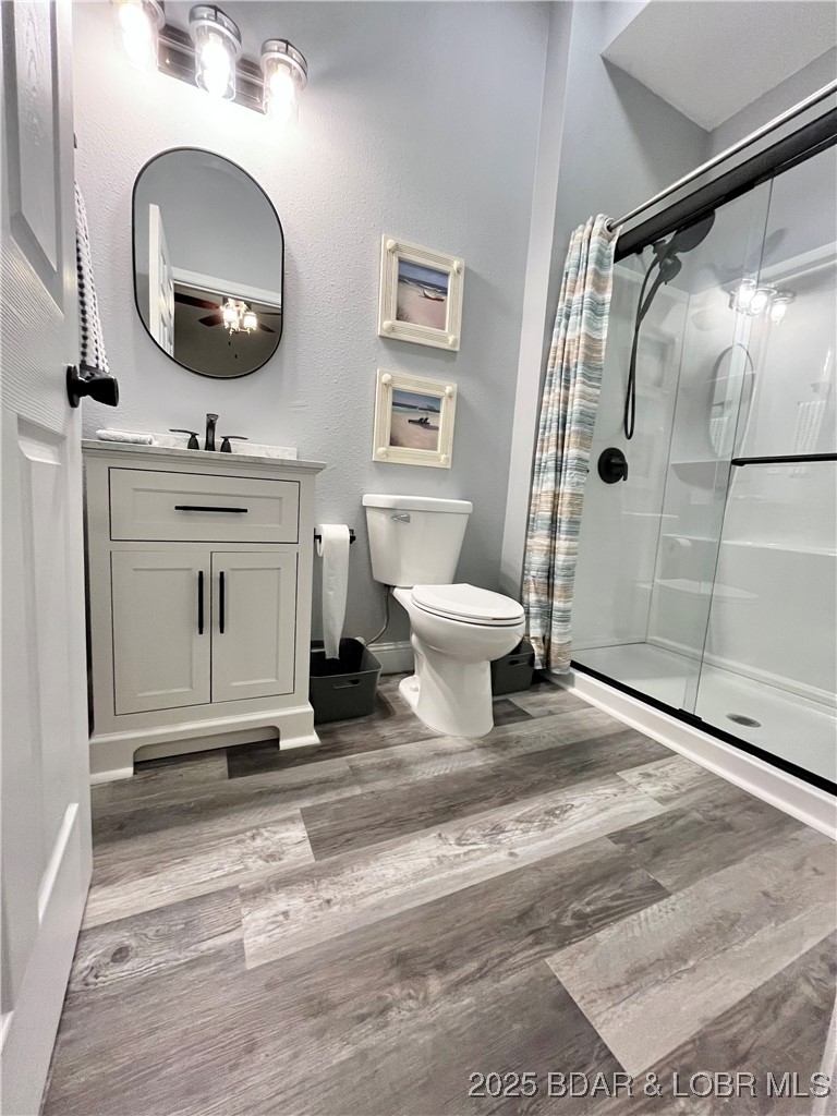 26450 Eagle Point Road, Unit (70' LAKEFRONT) Barnett, MO 65011 - Photo 41 of 52 Guest quarters bathroom