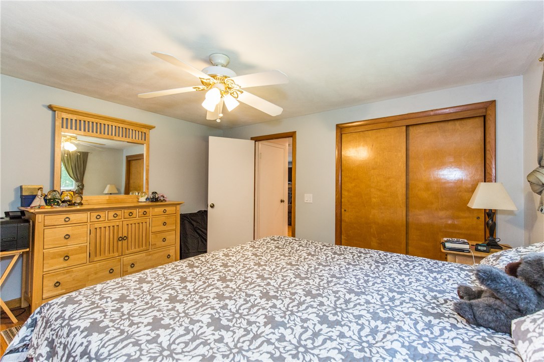 238 Knotty Oak Road Coventry, RI 02816 - Photo 17 of 40 Gallery Image 17