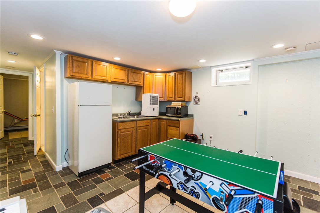 238 Knotty Oak Road Coventry, RI 02816 - Photo 21 of 40 Gallery Image 21