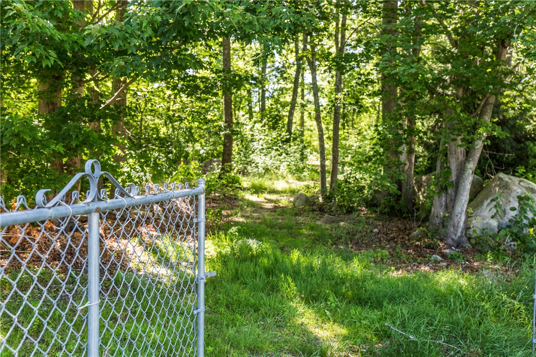 238 Knotty Oak Road Coventry, RI 02816 - Photo 35 of 40 Gallery Image 35
