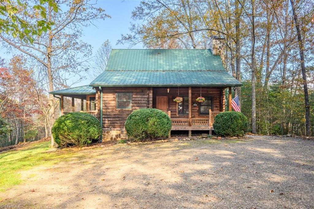 87 Prater Cove Road Franklin, NC 28734 - Photo 3 of 35