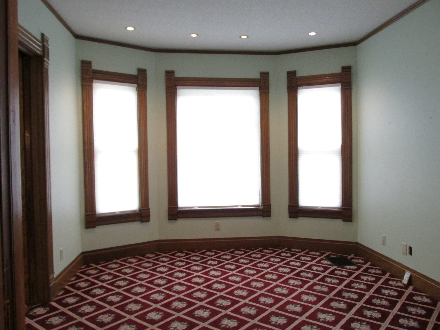 603 North 8th Street Rochelle, IL 61068 - Photo 16 of 33 an empty room with windows