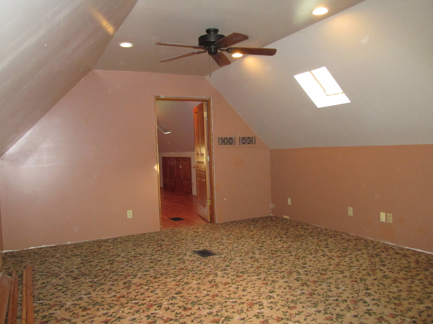 603 North 8th Street Rochelle, IL 61068 - Photo 22 of 33 an empty room with a ceiling fan and window