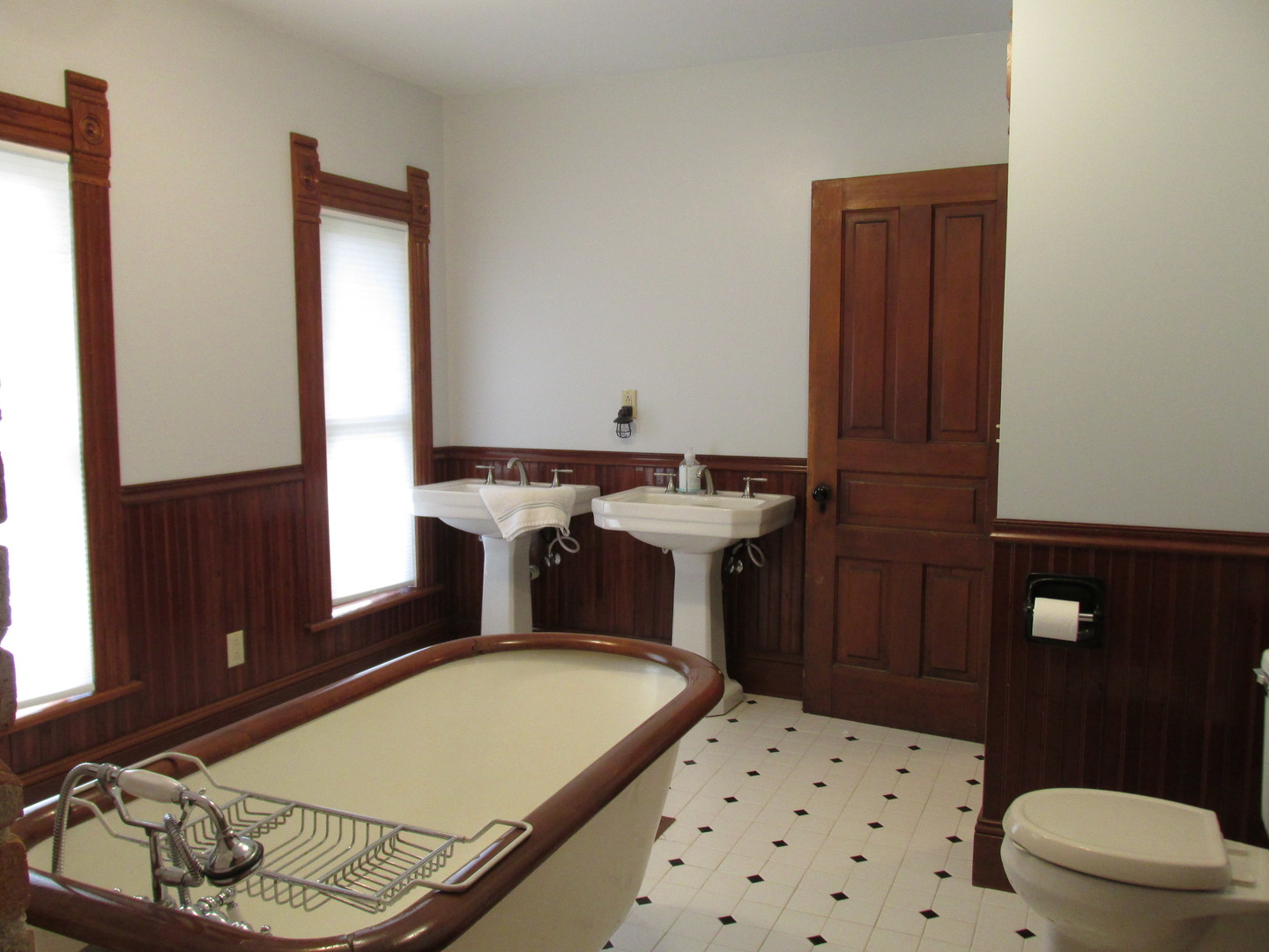 603 North 8th Street Rochelle, IL 61068 - Photo 27 of 33 a bathroom with a sink toilet and mirror