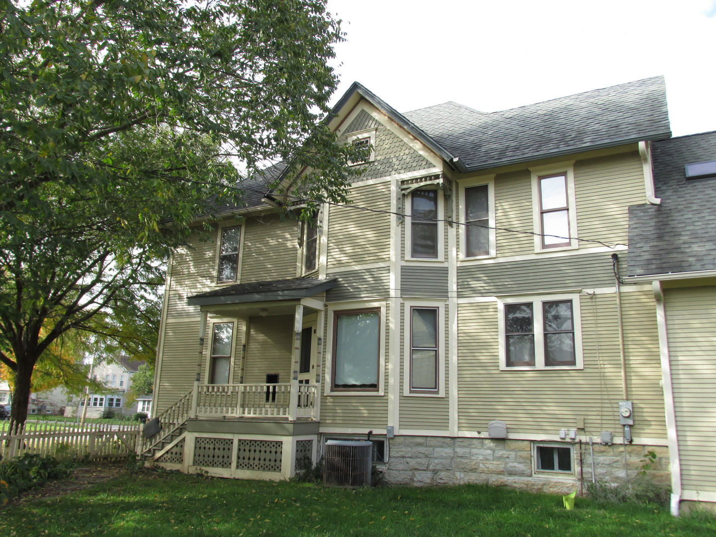 603 North 8th Street Rochelle, IL 61068 - Photo 29 of 33 a front view of a house with a garden