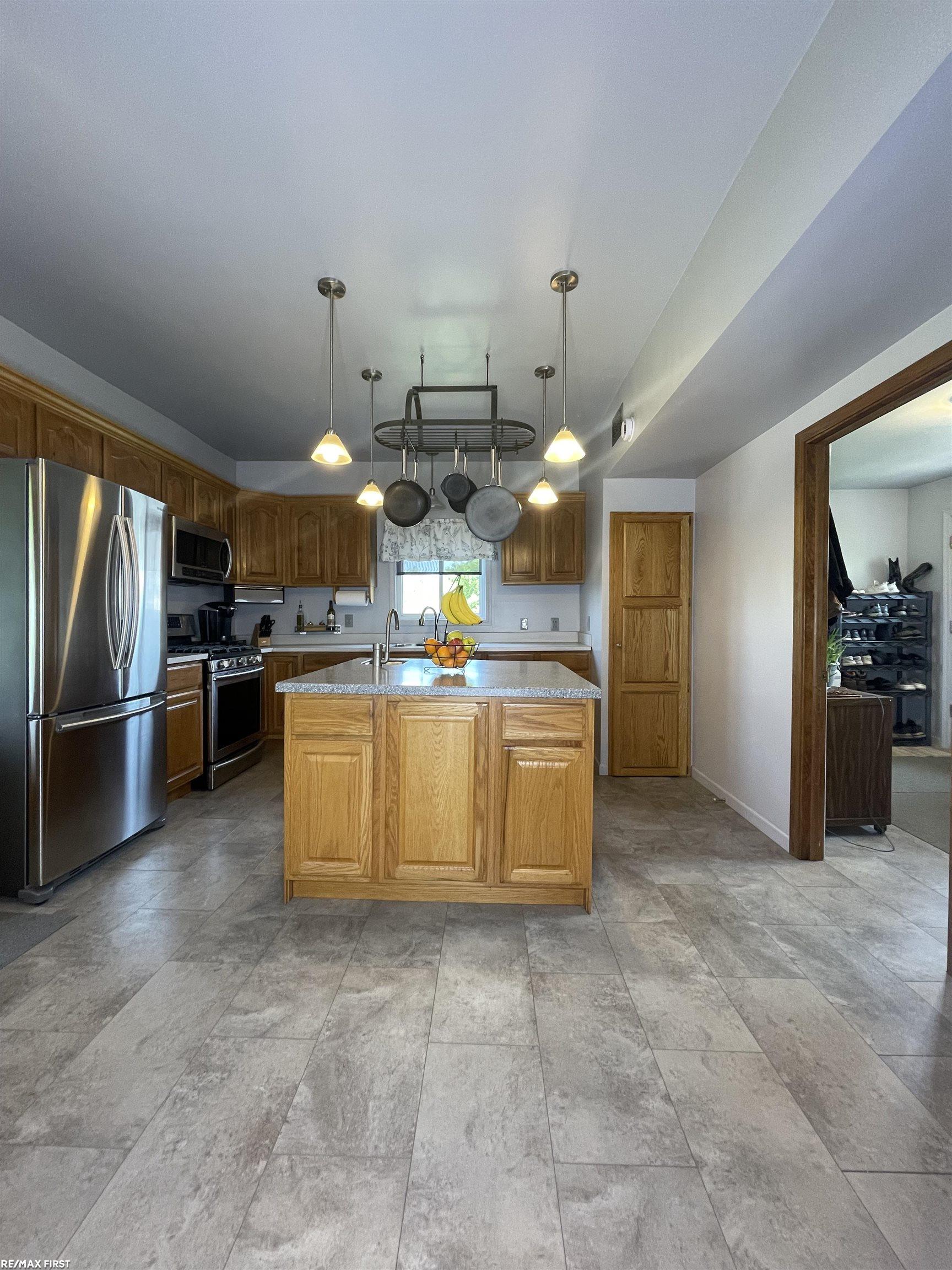 25010 30 Mile Road New Haven, MI 48050 - Photo 16 of 68 50177260-2efc8717-1cd4-4d03-ba5d-8fa92b47a39d.JPG