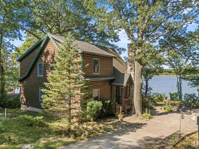 $850,000 | 245 Piscataqua Road, Madbury, NH 03824